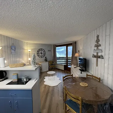 En Station, Au Pied Des Pistes, Balcon Sud-est - Fr-1-787-110 * Laveissière